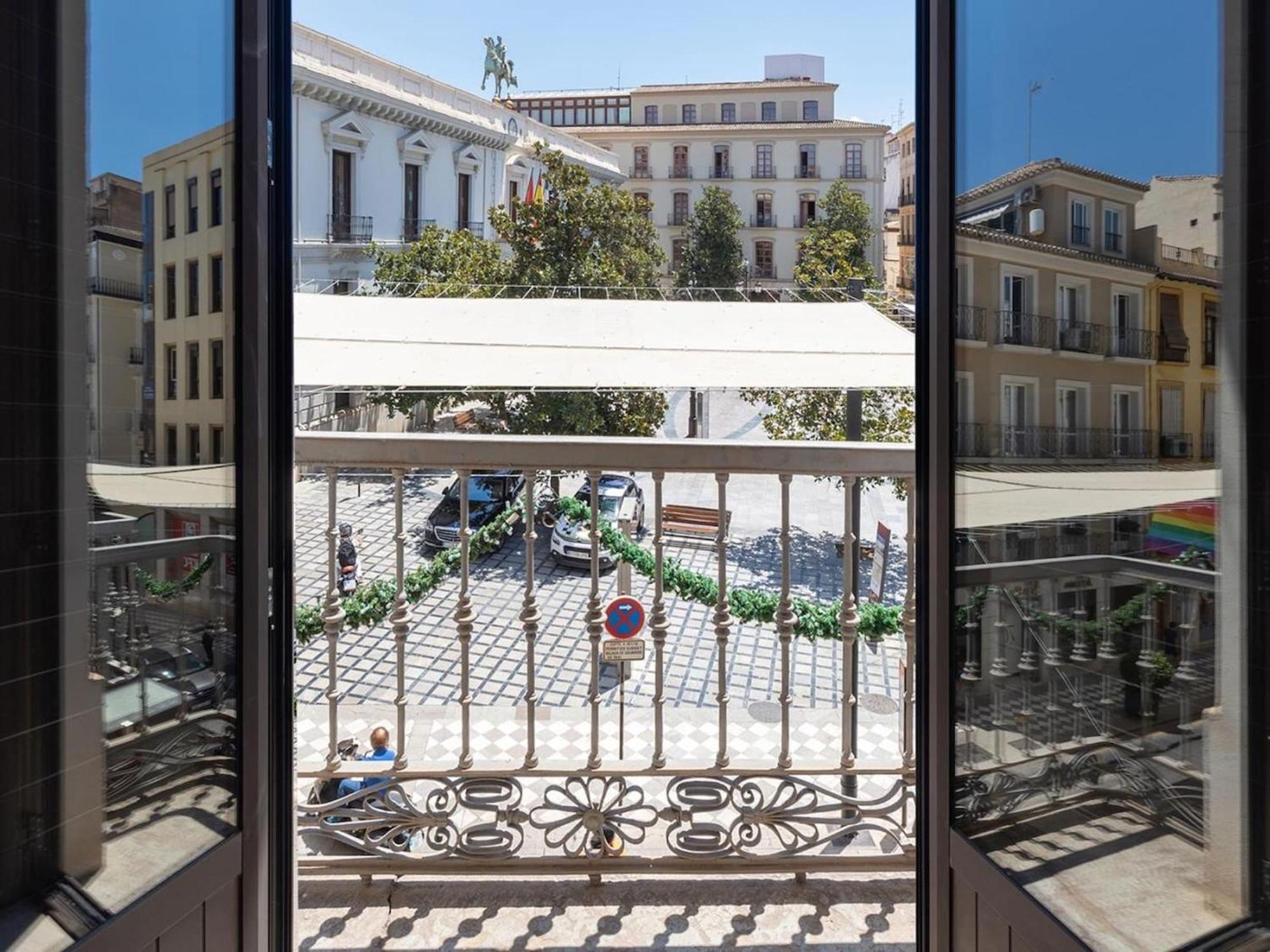 Elegant Town Hall Apartment With Views Granada Luaran gambar