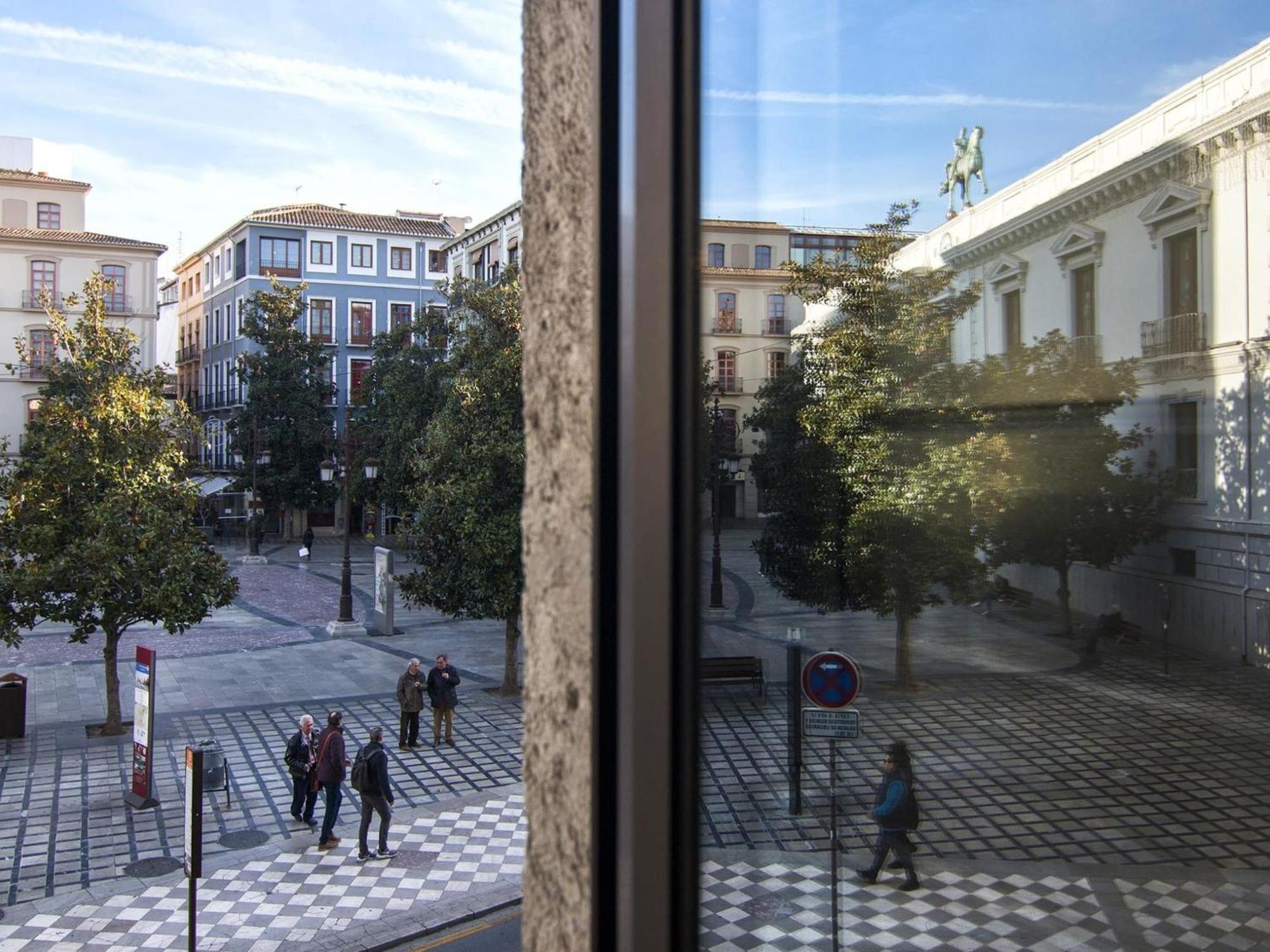Elegant Town Hall Apartment With Views Granada Luaran gambar