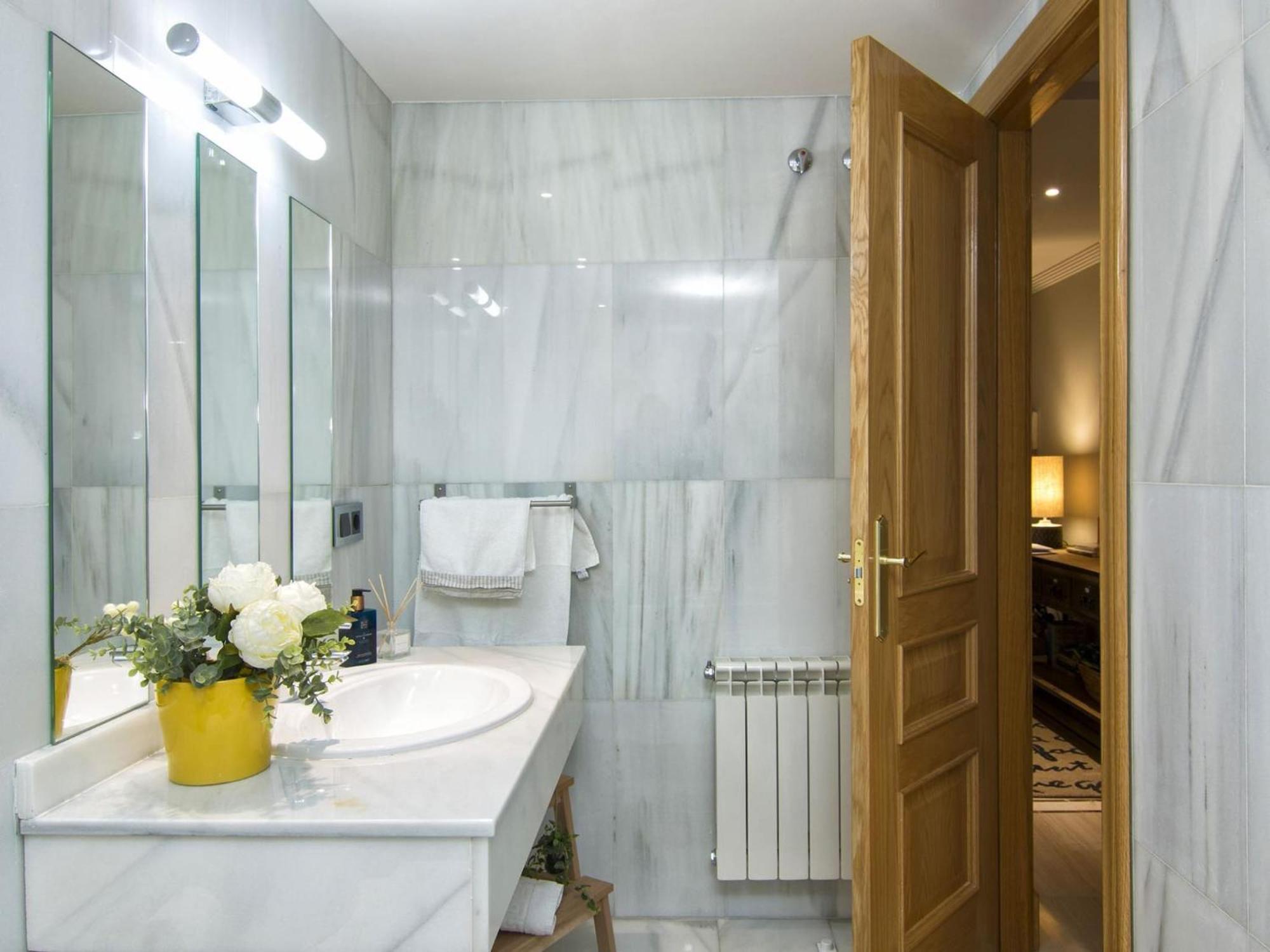 Elegant Town Hall Apartment With Views Granada Luaran gambar
