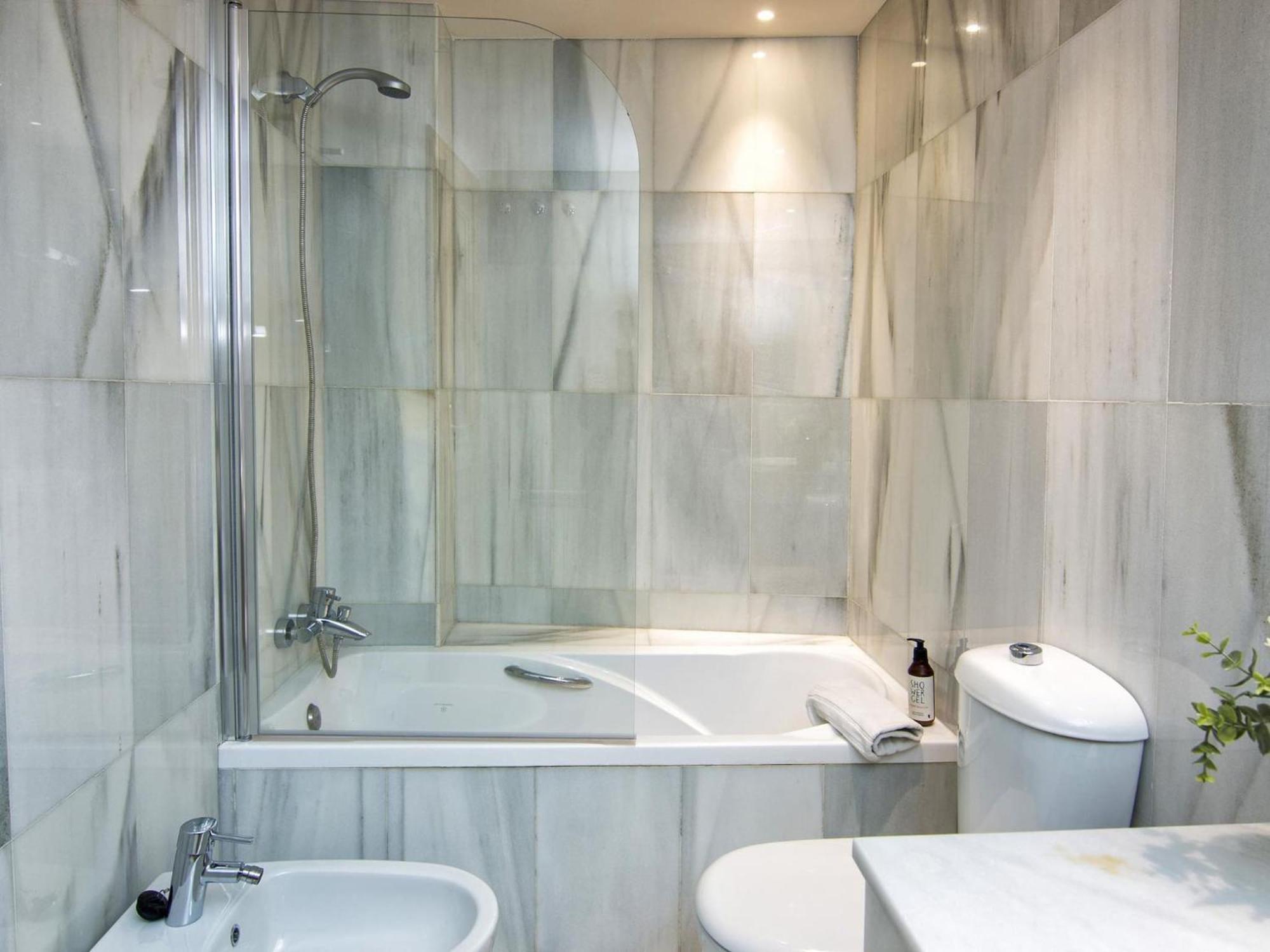 Elegant Town Hall Apartment With Views Granada Luaran gambar