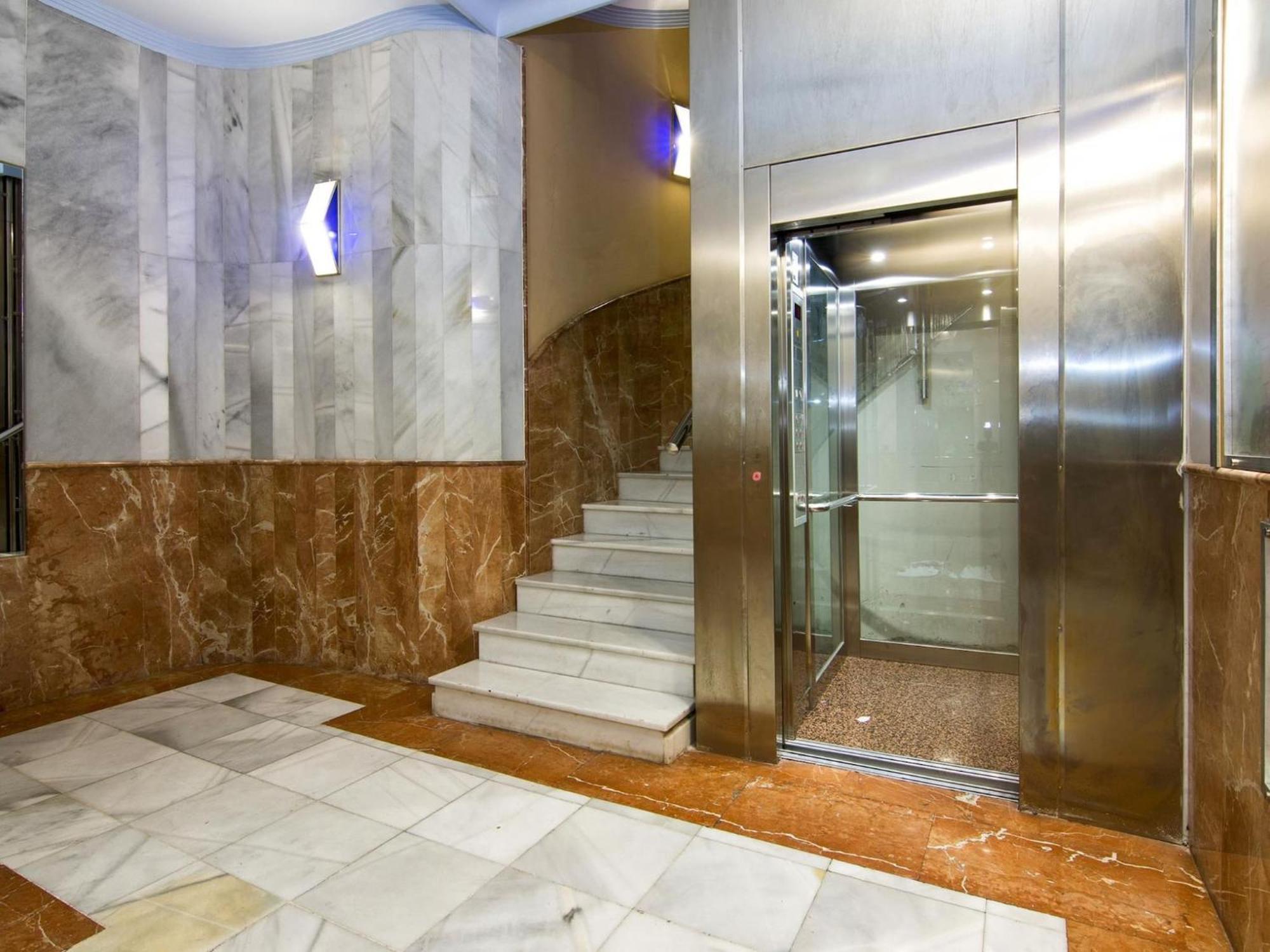 Elegant Town Hall Apartment With Views Granada Luaran gambar
